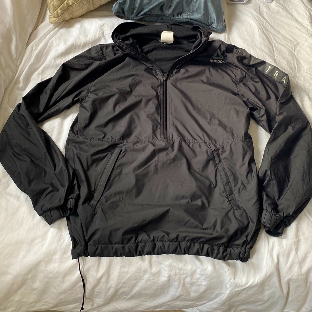 Half zip windbreaker